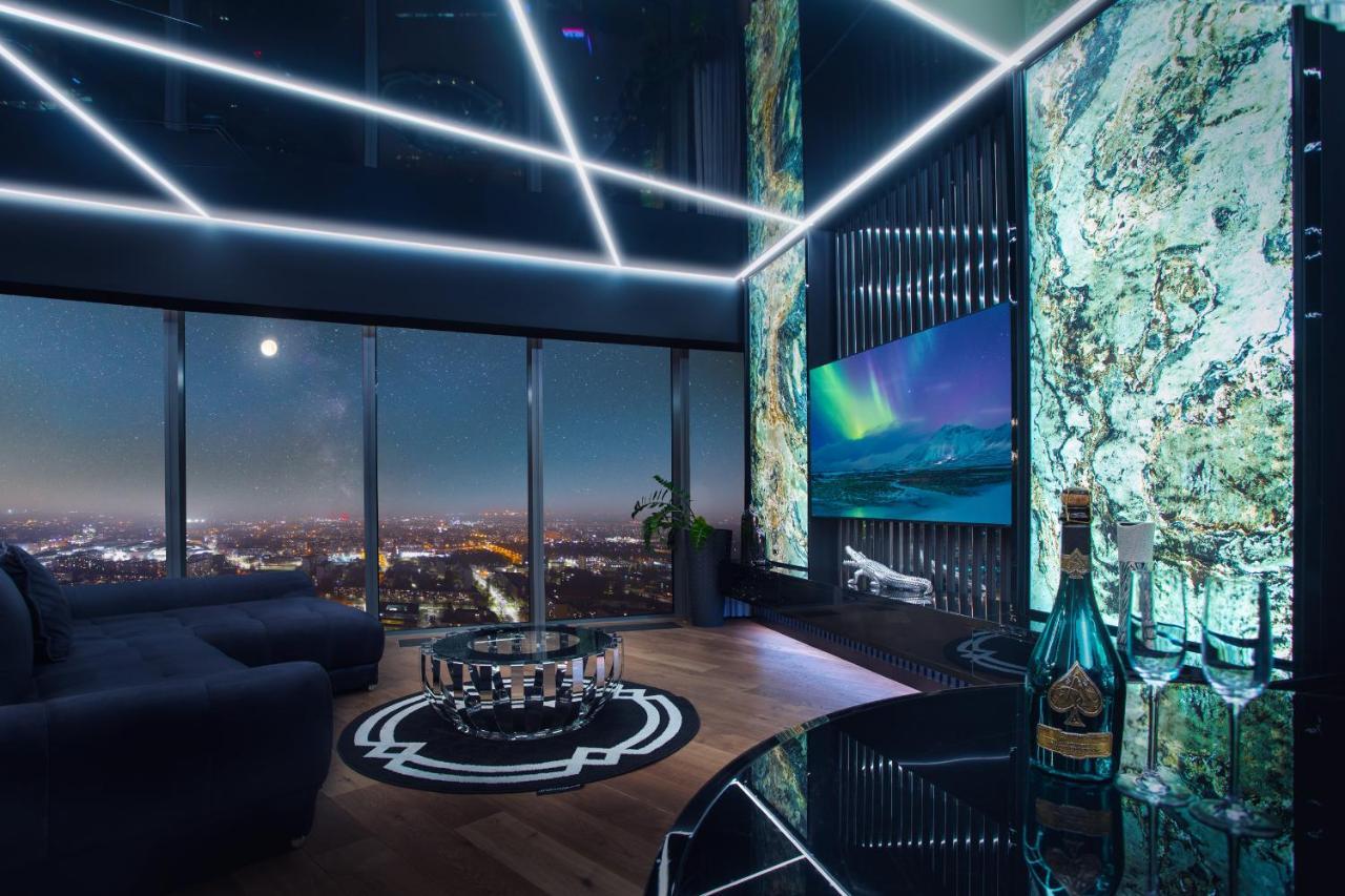 Apartamenty Sky Tower Z Jakuzzi Przy Oknie Wroclaw Luaran gambar