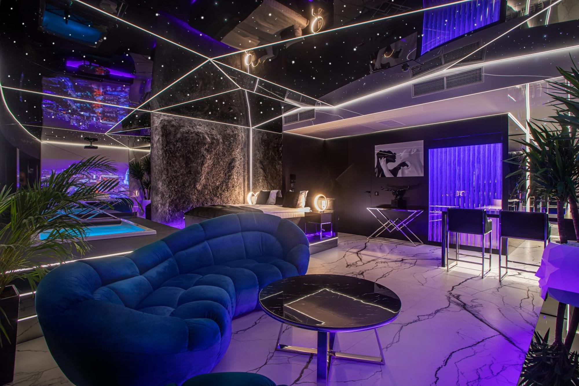 Apartamenty Sky Tower Z Jakuzzi Przy Oknie Wroclaw Luaran gambar