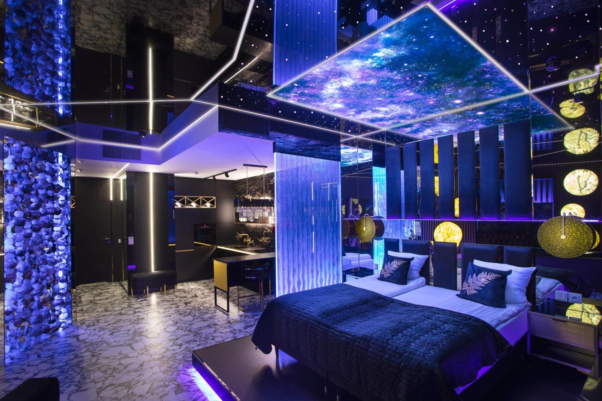 Apartamenty Sky Tower Z Jakuzzi Przy Oknie Wroclaw Luaran gambar