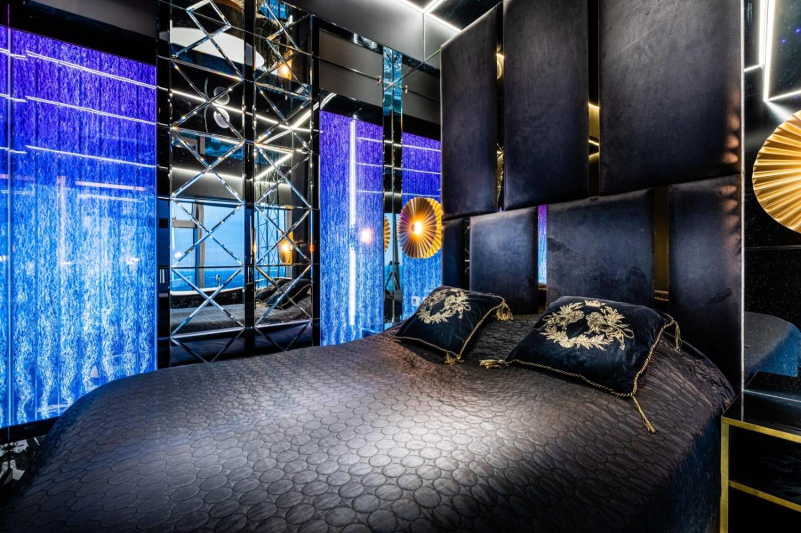 Apartamenty Sky Tower Z Jakuzzi Przy Oknie Wroclaw Luaran gambar