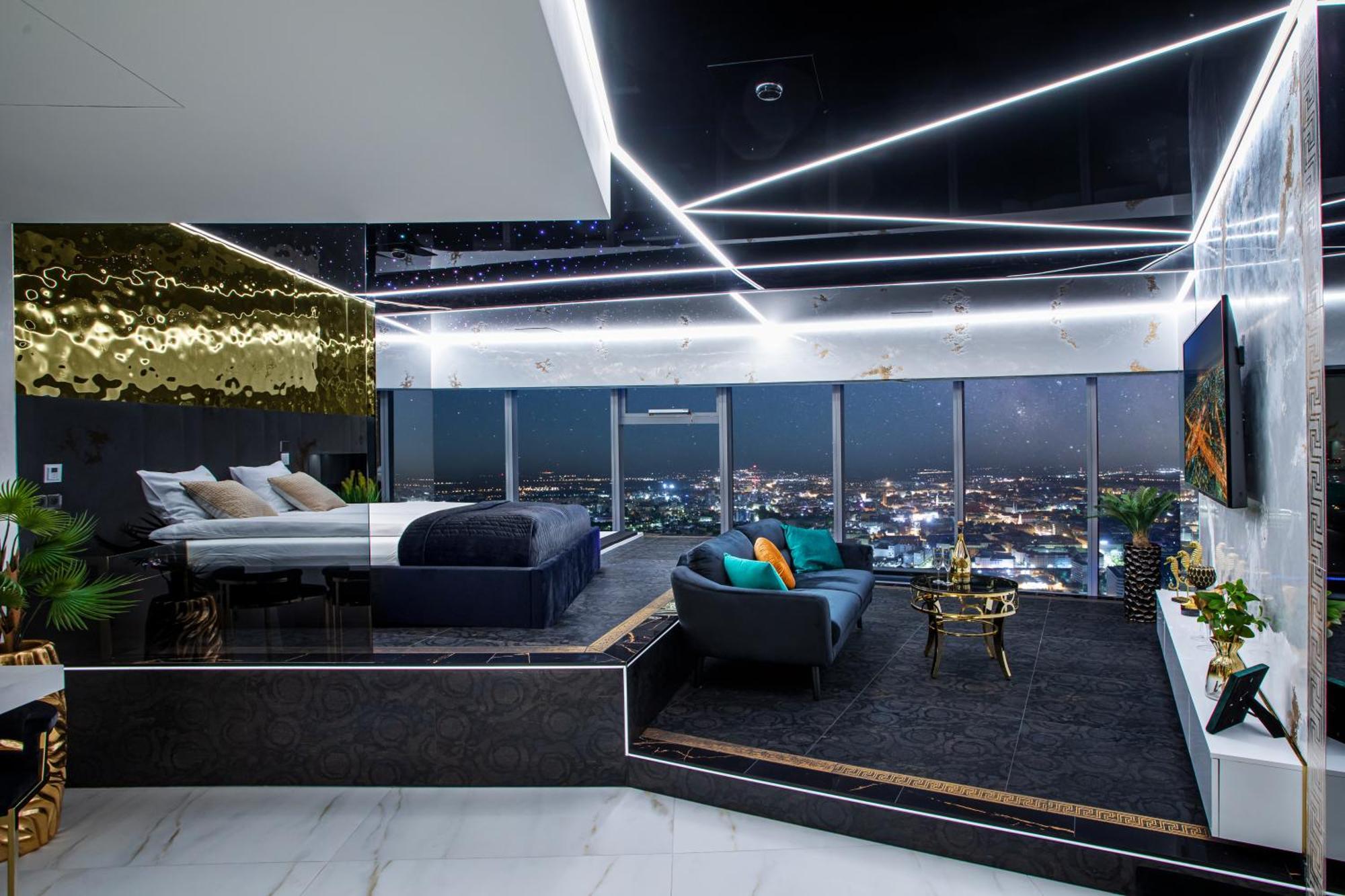 Apartamenty Sky Tower Z Jakuzzi Przy Oknie Wroclaw Luaran gambar