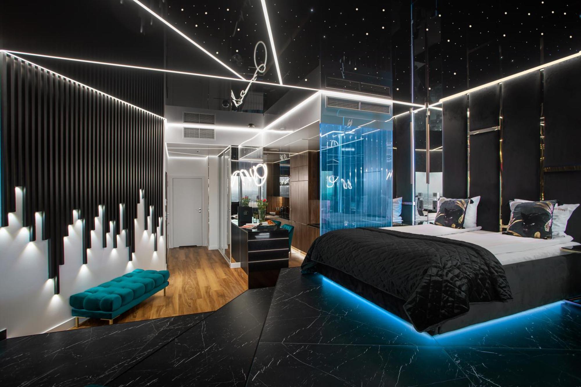 Apartamenty Sky Tower Z Jakuzzi Przy Oknie Wroclaw Luaran gambar